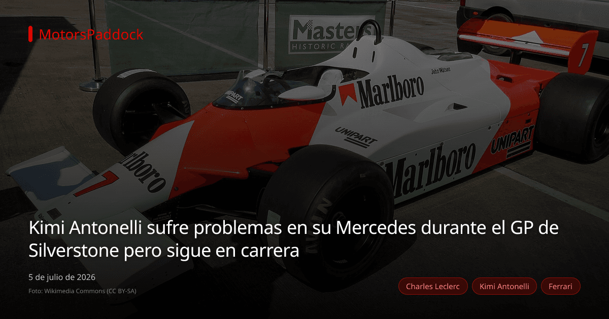 Kimi Antonelli sufre problemas en su Mercedes durante el GP de Silverstone pero sigue en carrera